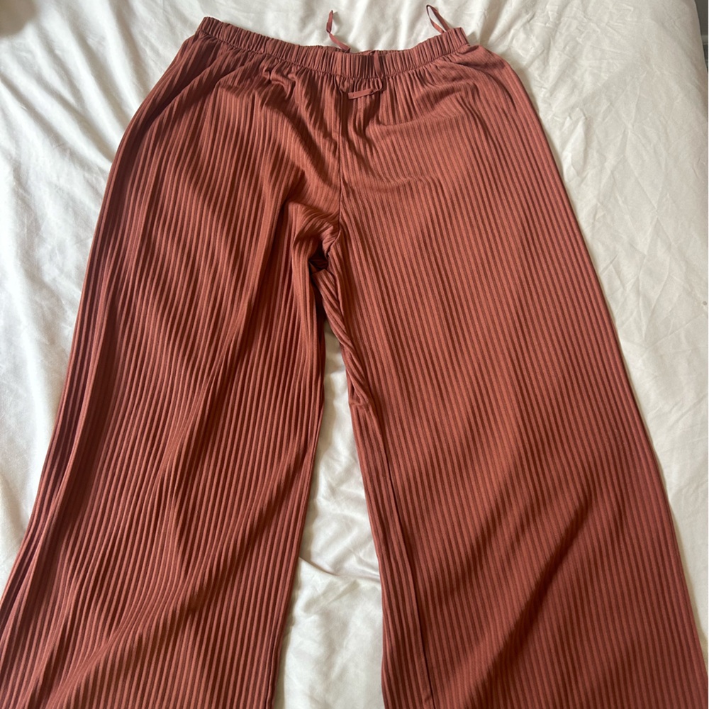 Uniqlo burnt orange pleated pants